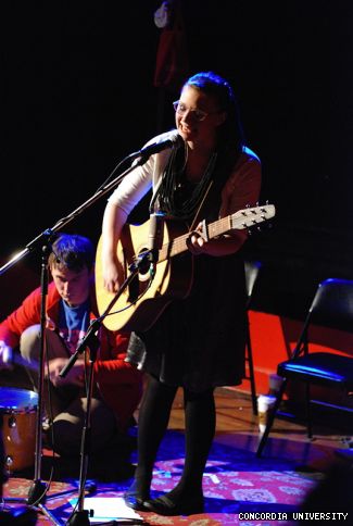 Elgin-Skye McLaren (right) and Vince Hopkins gave the Sala Rossa’s capacity crowd numerous performances from the side stage to keep the crowd entertained as production crews set up the following act.